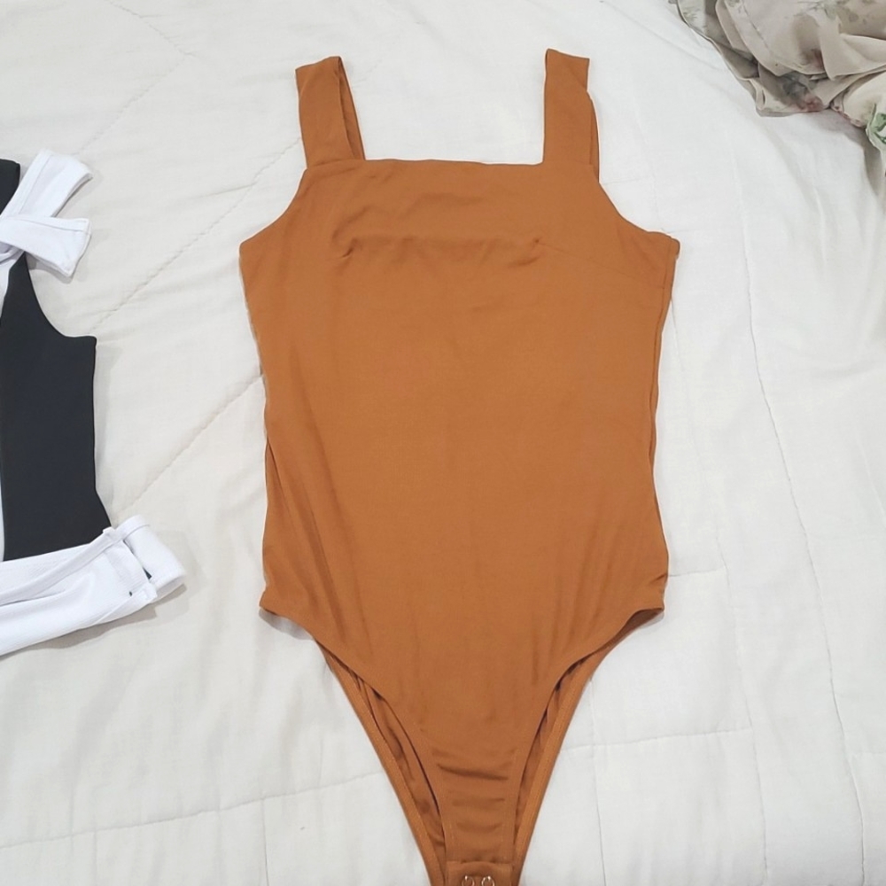 Set Bodysuit and Tank Top